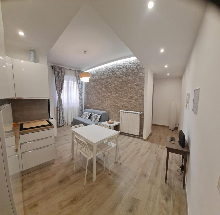 Domus Lidia - Non Fumatori Apartment
